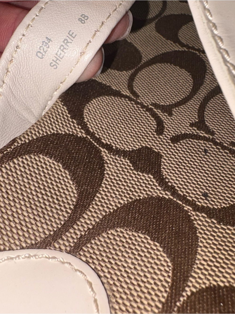 Coach Signature Canvas Daisy Thong Sandals – Women’s Size 8 - Picture 3 of 4